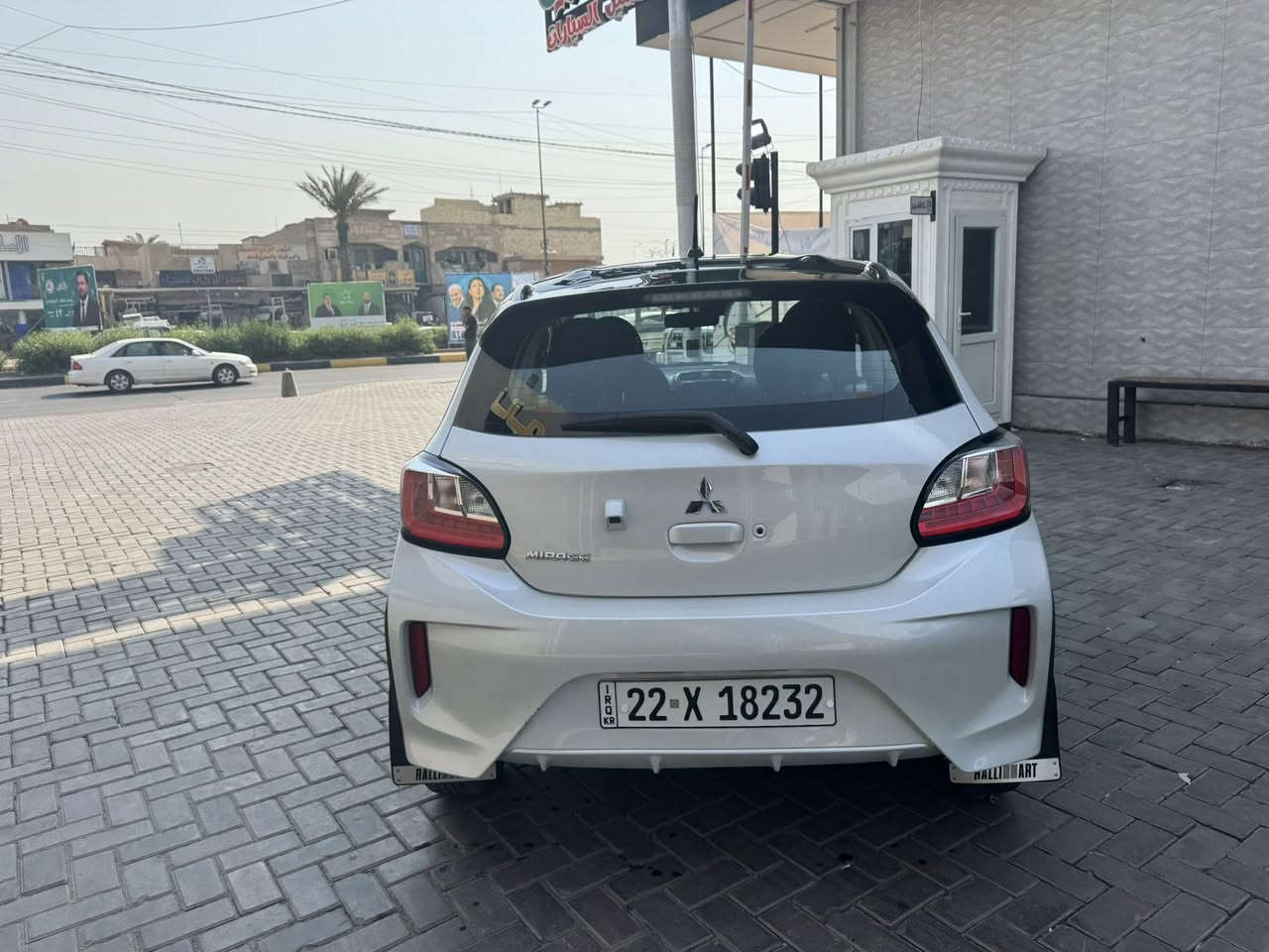 السلام عليكم
ميتسوبشي ميراج موديل 24 وارد امريكي لون مميز ( تو كلر ) 
حادث بسيط موضح بالصور ( ايرباكات كلها سليمة ) 
ماشية 10 الاف ميل فقط . 
رقم اربيل هزة وسنوية جديدة ( وكالة او تحويل مضمون ) . 
مواصفات فول تقريباً بالميراج ( بصمة وشاشة وكاميرا وفول تحكم ستيرن و ويل كب وداخل لونين تطعيم و رادارات ومانع انزلاق وكروس سرعة وباقي المواصفات المعروفة . 
جاهزة من كلشي وجديدة بدون اي نواقص . 
مكان / بغداد . 
السعر / 108$  . وبيها مجال بسيط للشراي . 
للاتصال / ***********
