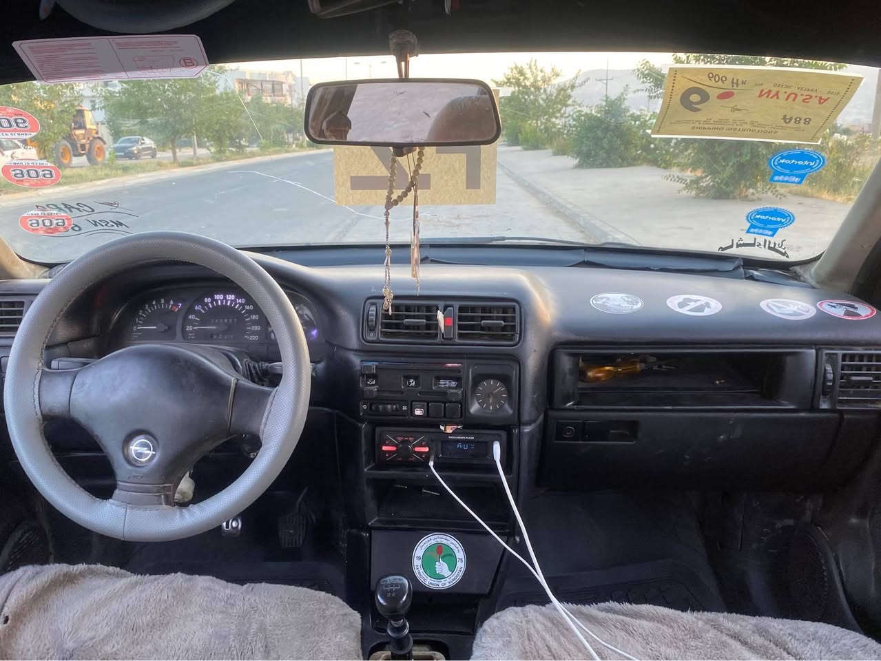 ئؤپل ڤيكترا بؤفرؤشن علوجه كه فيلي مه ده ني ئه كه م موديل ٩٣ سلايت مه كينه ١٦ قايش پان گيرعادي به شه رتي گيرومه كينه ته قه و ره قه و كاره باي به شه رت سه ياره كه نمونه يه له جواني سعري ١٥ گه لاو معامه له ژم..*********** السليمانية, العراق

