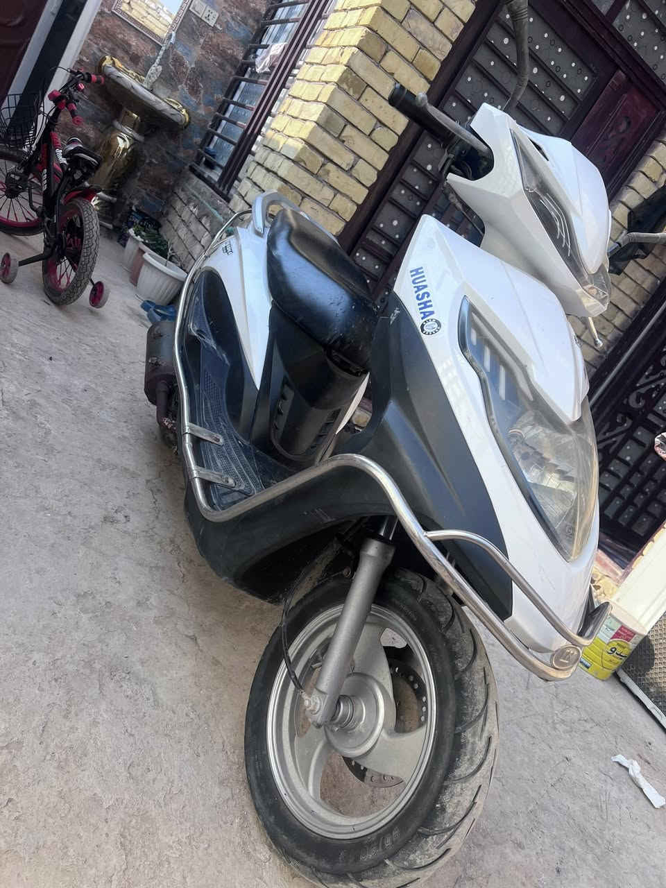 السلام عليكم دراجه صيني 2021 مثل ماواضح بالصور دراجه نضيفه وجديده الدراجه مفتوحه مبدل ولفات وزنجيل تايرات جديد كهربائيات كلها شغاله السعر ٣٥٠ وبيها مجال ***********
