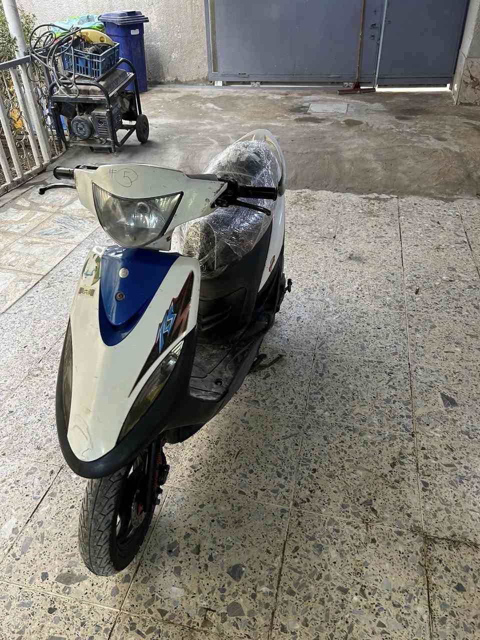 السلام عليكم دراجه ماكس عدله نضيفه وكلشي بيه شغال العنوان بغداد حي جميله ***********
