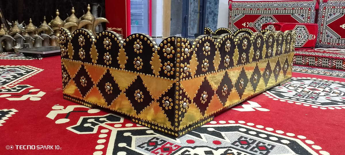 منقلة شغل عراقي خشب HDF ضد الرطوبة والحرارة مغلف نحاس
القياس 110 سم والعرض ٦٠ سم  شغل درجة أولى طباخ كهرباء نوع رويال أبو الضمان  ➕طباخ غاز 
للإستفسار المراسلة على الخاص او  الاتصال على الرقم ***********
