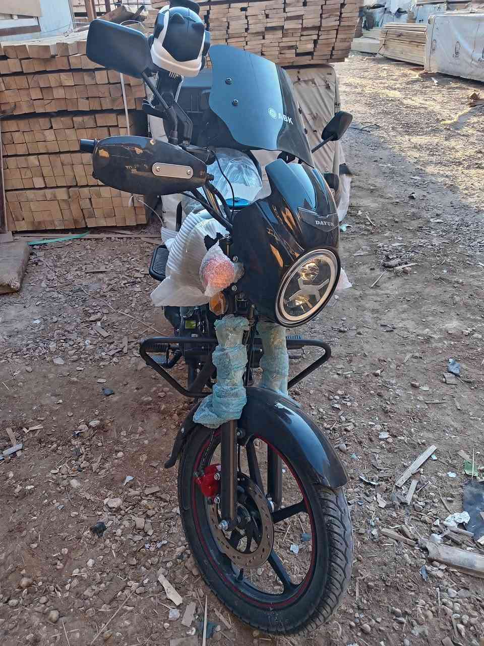 دايون نفخ موديل ٢٥ طالعه ٢٦ زيرو أوراق سكنر  ١٦٥٠ مع جنطه ودرع ومرايات وستاند موبايل واير شحن واتساب *********** المكان حله
