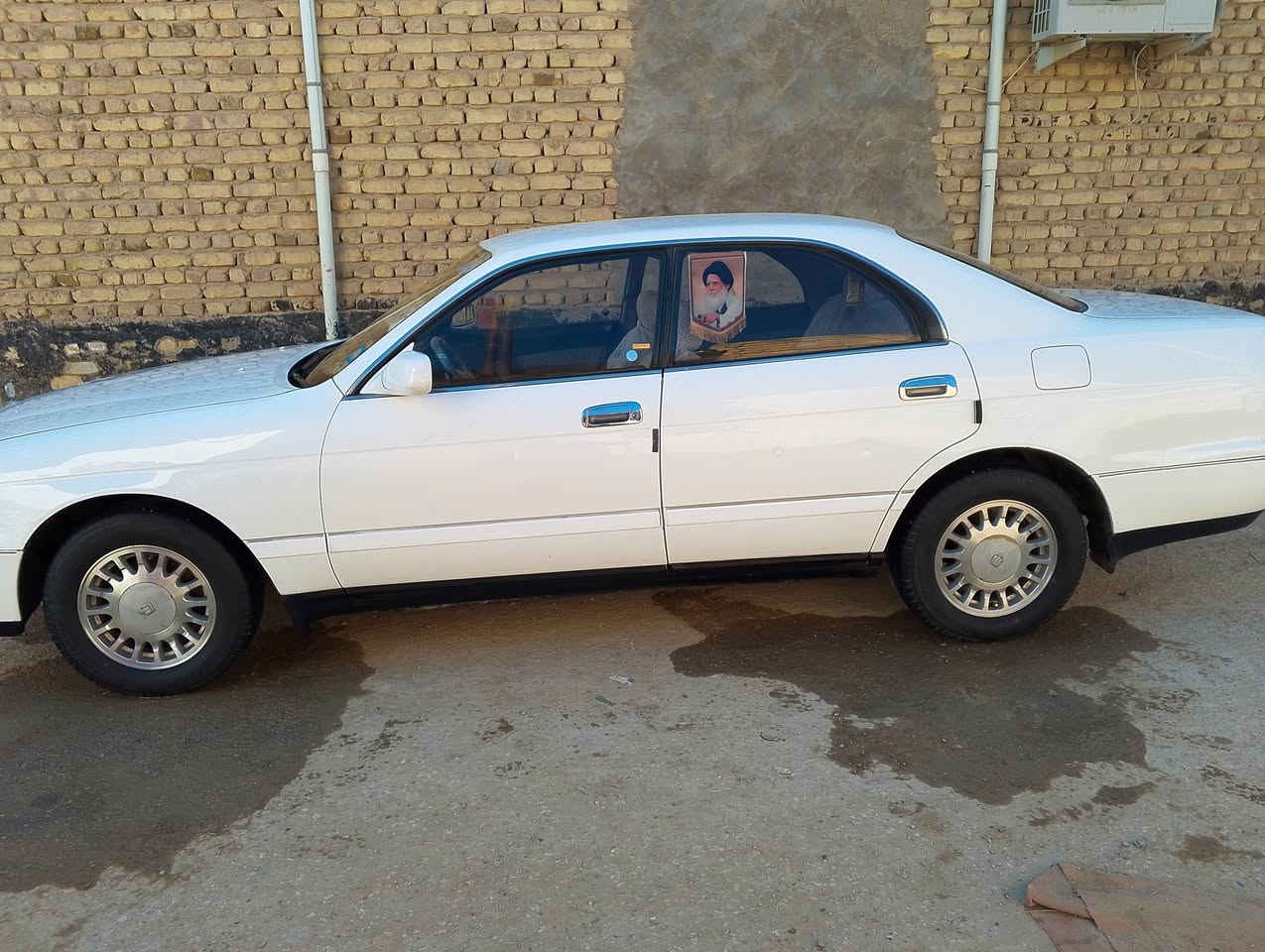 سلام عليكم للبيع بطه منتصل رقم نجف بسمي السياره جاهزه السياره كفاله عامه مكينه وكبر خير من الله صدر جديد خلفي وامامي باتري جديد منضومه مال تبريد كلهه جديده بس الكنبريسر عطل يعني بس شد كنبريسر السنويه 28 مكان السياره الدوانيه رقم الهاتف ***********
