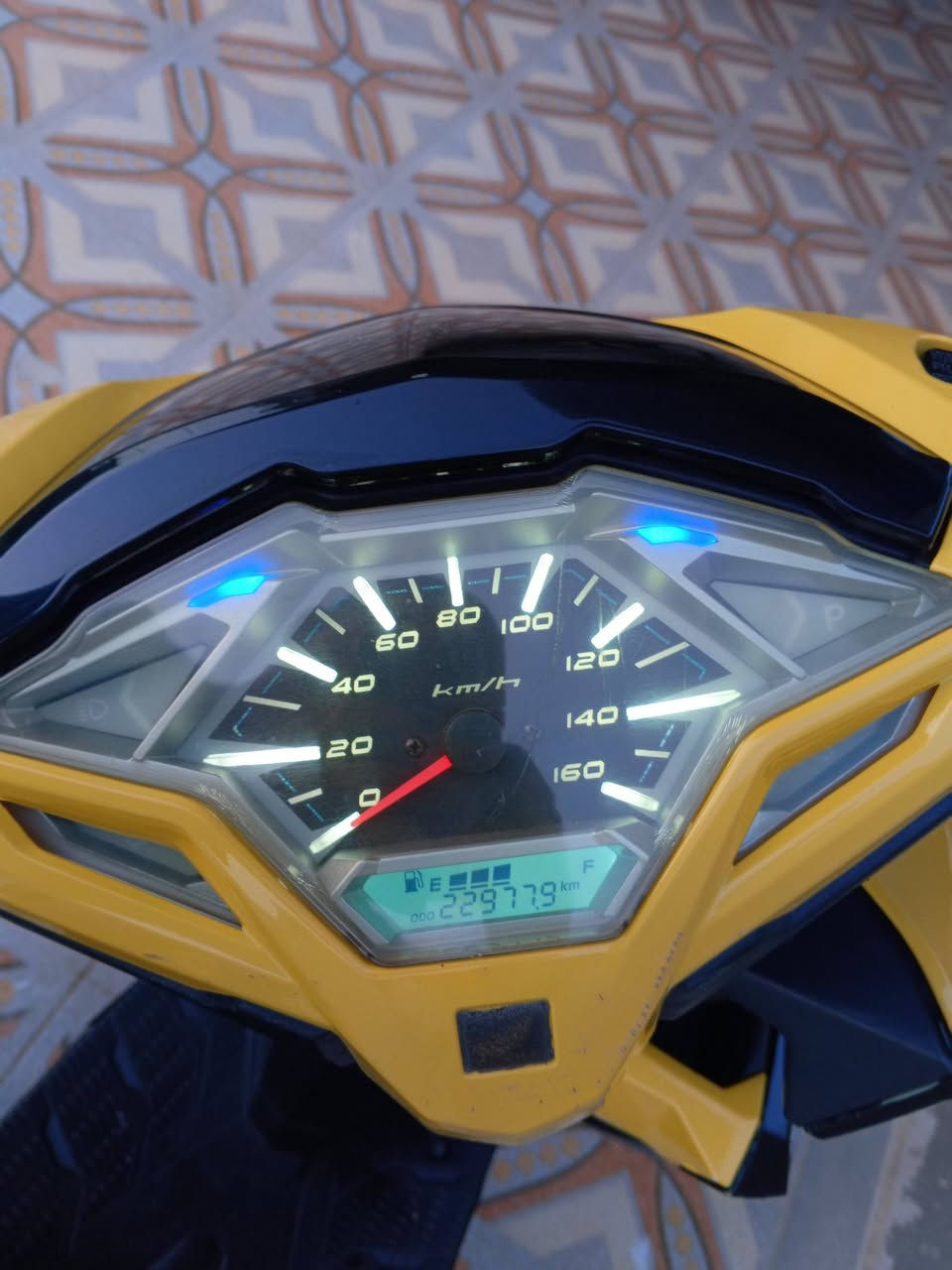 السلام عليكم 
للبيع دراجه هوندا GTS
مكينه 150cc موديل 2022
مكينه ما مفتوحه مكاني حي الحكيم 
للستفسار والشراء ***********
