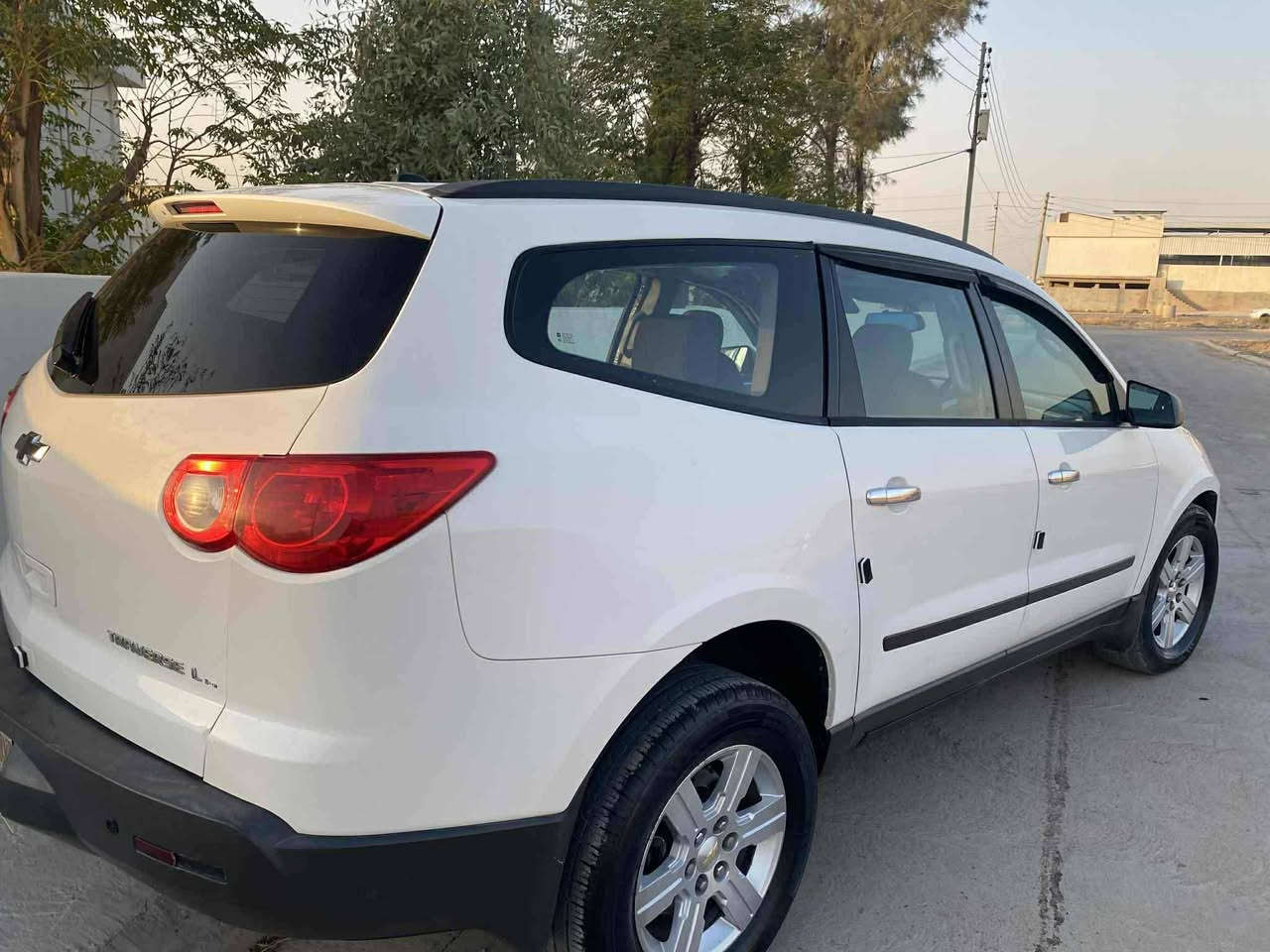 شوفرليت ترافيرس ٢٠١١ ابيض اللون رقم أربيل مكفولة ما عدا البونيد مبدل بدون ضرر او دواخل شرط طخم تايرات جديد محرك جديد وتبريد ثلج سعر ١١٥ ومجال بالموصل ***********//***********
