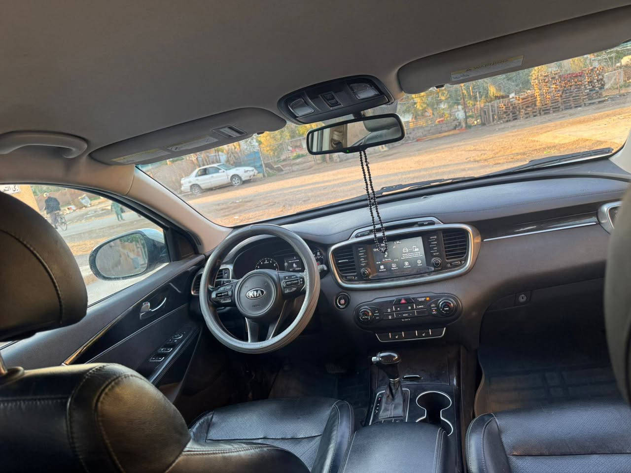 سلام عليكم 
سورنتو 2017
امريكي بدون حدث اكلين 
4سلندر جيتي اي تيربو 
فول موصفات عده الفتحه 
5 ركب 
رقم ديالى 
سونار داخل الصور 
ماشي 90 
مكينه كير صدر مكفول 
سعره (185) بيه مجال 
عنوان ديالى بعقوبه تحرير 
***********
