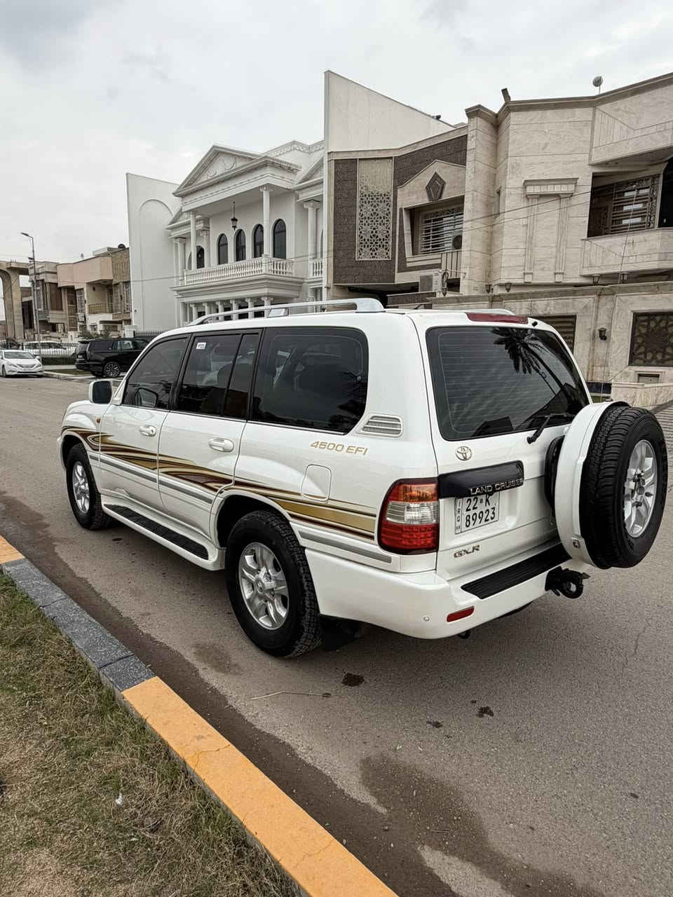 لاندكروز 2006 GXR
مابيه اي نقص فول فتحه سلايد كله بلاديه 
اوتماتيك 
بيه صبغ جاملغ امامي يمنه ويسرى 
نضيفه جدا 
السعر 220 وبيه مجال للشراي 
***********
