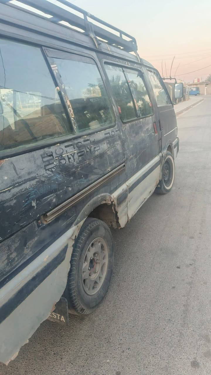 كيا بستا للبيع  موديل ١٩٩٤. عليها غرامات ٢٤٠ الف. 
سعرها ١٥

***********
***********
