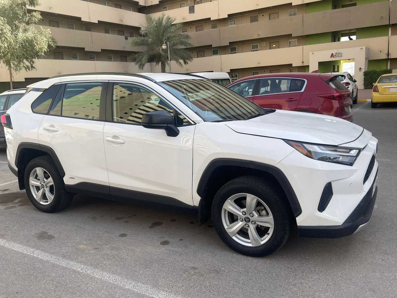 راف فور موديل 2024 هايبرد وارد امريكي مكينة 2500 مواصفات LE رقم بغداد انكليزي حادثها جاملغ وبنيد مبدلات ماشية 43 ميل مكاني بغداد الجديدة السعر 206 وبيها شي بسيط ***********
