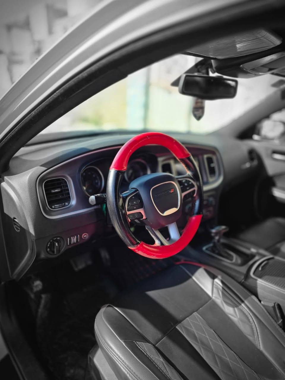 السلام عليكم شهر موديل 20 خليجي اصل بيا بابين بالعراق مبدلات سعرها 200 وبيها مجال السياره ما مشتغله خط الاستفسار على الرقم***********
