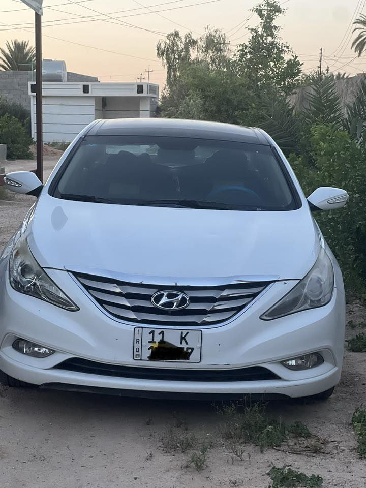 سوناتا 2011 مضلع خليجي
محرك 2400 دوش
بانوراما قطعتين
حساسات خلفية
مري شفط
اشاير بل مري
تخم تاير
تبريد ثلج
رقم بغداد باسمي 
تحويل مباشر
سعره 110 
***********
