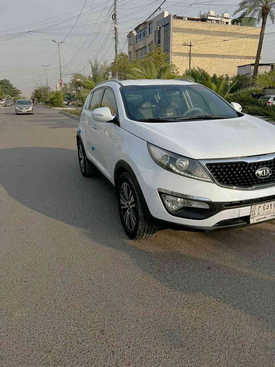 يا الله سلام عليكم
سبورتج 2016 خليجي نص فول 
مرقم بغداد مواصفات السياره 
مكينه 2000 دوش
داخل دوشمه جلد
لد امامي 
قماره حديد
شاشه صغيره
تحكمات ستيرن جهتين 
صدر جديد
تايرات نضيفه
مكينه كير بدون فتح 
وبعد بيه مواصفات سياره صبغ جاملغ بدون فتح والباب السياق صبغ والباب الورا مباوك فقط بدون دواخل مكفوله سعر السياره 140 و بيه ```مجال مكاني حي تونس***********
