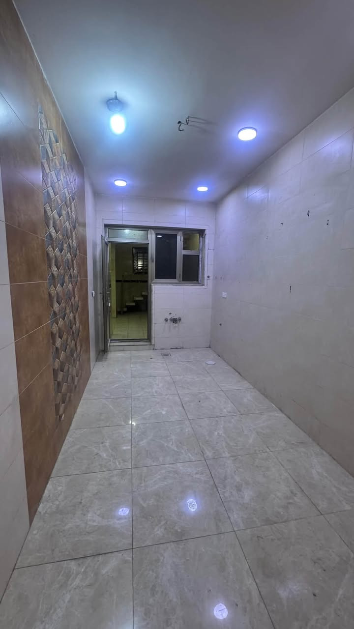 � للإيجار في السيدية
وحدة سكنية طابق ارضي ، نظيفة وجاهزة للسكن.

🔹 تحتوي على:
✅ غرفتين نوم
✅ صالة
✅ مطبخ
✅ خدمات

💰 الإيجار: 750 ألف دينار عراقي

📞 للاستفسار: ***********
🏢 مكتب حلم عقاري للوساطة العقارية
