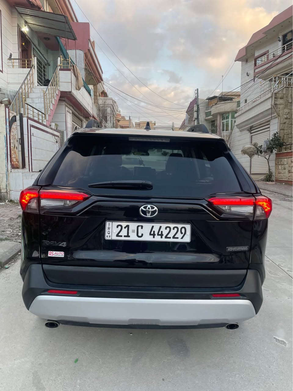 𝗧𝗼𝘆𝗼𝘁𝗮 𝗥𝗮𝘃𝟰 𝟮𝟬𝟮𝟯 𝗔𝗱𝘃𝗲𝗻𝘁𝘂𝗿𝗲 𝟰*𝟰 

تـــــۆیـــــۆتــــا راڤ فــــۆر  أدڤـــێـــنـچــــەر 

مۆدێل : ٢٠٢٣ 
مەودای رۆشتن : ٣٨ هەزار میل 
وارد : امریکی
رەنگی دەرەوە : رەشی قەتران 
رەنگی ناوەوە : رەساسی و سپی بیلادی جلد 
مەکینە : ٢.٥ بێ هایبرید 
رەوش : بەکارهاتوو ( بێ بۆیاخ ) 

ژمارە شانسی : 2T3J1RFVXPW341890 

تابلۆ : رەقەم سلێمانی 

مواسفات :  
 ئەدڤێنچەر 
بەسمە 
شغال 
بەسمەی دەرگا 
ئاوێنە ( کارەبا - هیتەر ) 
رادار پێش + دواوە 
کوشن ( جلد - کارەبا ) 
شاشە گەورە 
گێچ ئەلکترۆنی 
دەبڵ اکسل 
پێنج مۆدی لێخوورین 
ویل کەپ قیاسی ١٩ بیلادی 
٤ تایەی تازە 
کامل سیرڤس کراوە هیچ مەسرەفی تیدا نیە 
کامیرا / یوئیس بی / تایپ سی
سوکان ڤۆلیۆم 
پەردەی سنووق 
تەبرید مەرکەزی 
برێک بەسمە / Auto hold 
‏.Eco / normal / Sport 
لایت لید 
بەگلایت لید
*********** السليمانية, العراق
