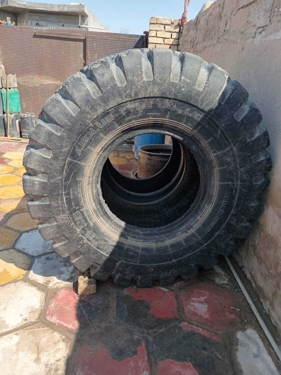 السلام عليكم البيع زوج تاير 23\5\25 نضيف ينشد جوبلس العنوان بغداد الستفسار عله رقم  ***********
***********
