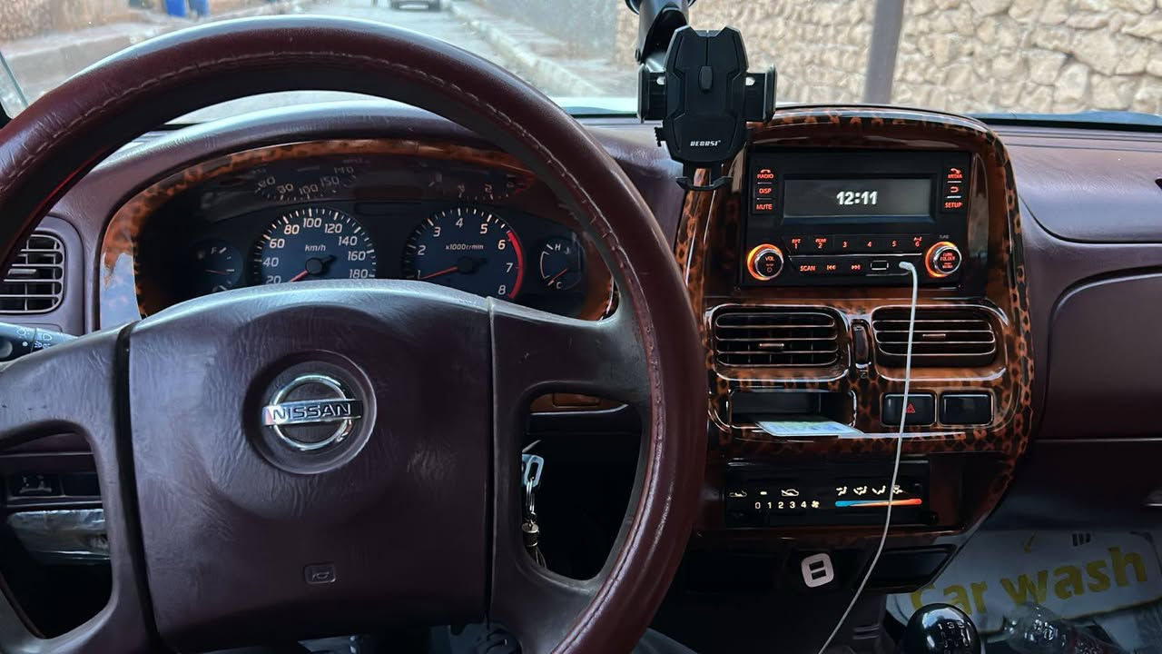 نيسان للبيع موديل 2009 مكفوله عدى جاملغ الامامي مكينه وكير على الشرط تبريد تدفئه جام كهربائي رون وعداد السياره احله من الصوره السعر 115 تايرات جدد باتري جديد عليه ادامه كامله ***********
