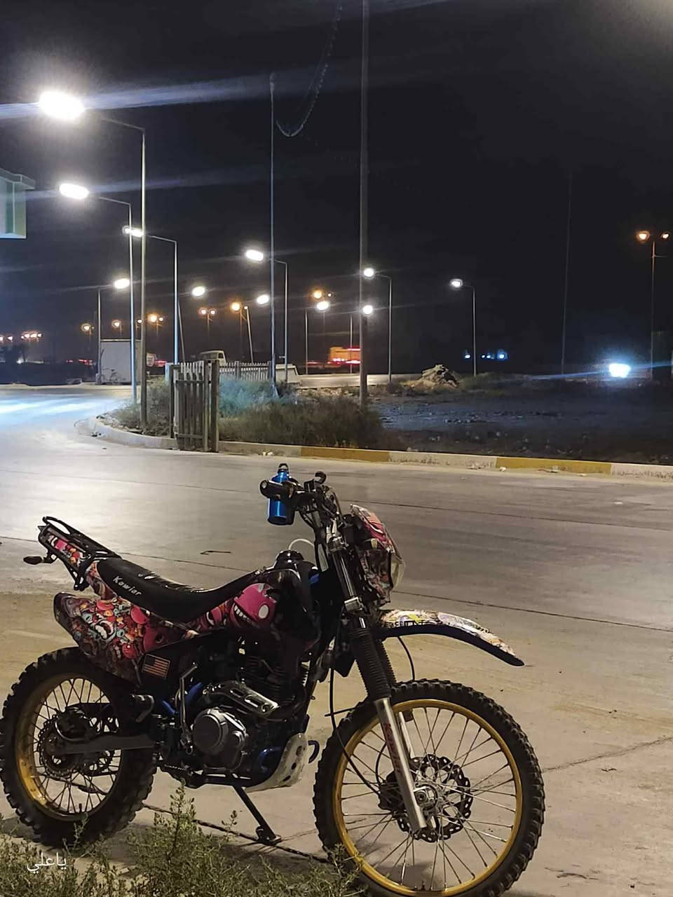 السلام عليكم دراجه قفاز كوري موديل 24 كفاله كل نقص مابيهه خير من الله الدراجه السعر 1300وبيهه مجال مكان بغداد المحموديه ***********
