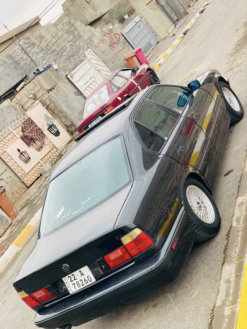 السلام عليكم bmw موديل 1993 حجم 525 اصل سياره جاهزه من كلشي مابيها اي ضرر صبغ جمالية فقط السيارة بأسمي دفتر بانزين صدر دبلات كله شاد جديد السعر 82 
***********
