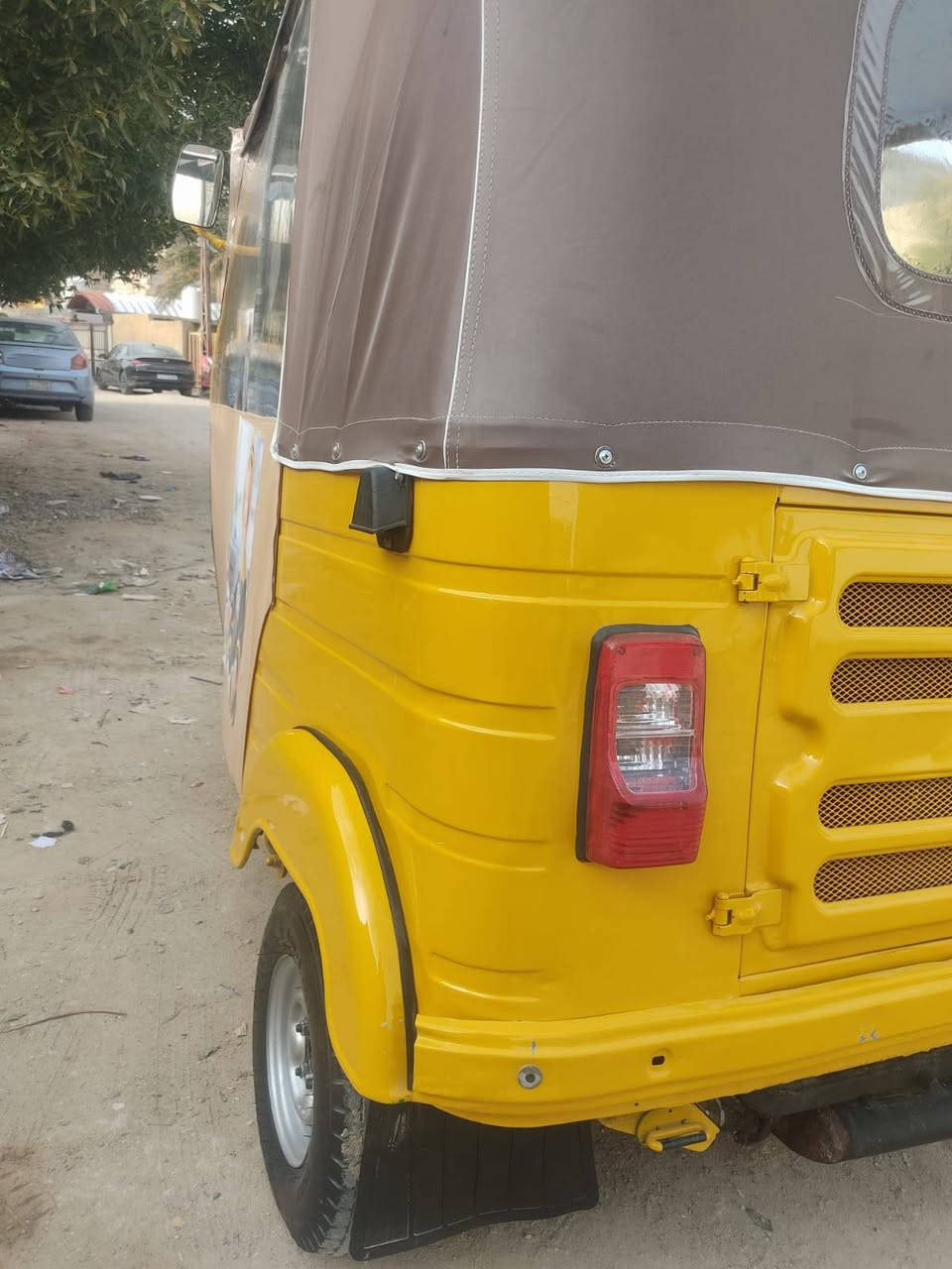 تكتك موديل ١٩ اوراق كربلاء مصبوغه عام لجماليه سعر ٥٥٠٠ وبيه مجال شراي يتصل ***********
