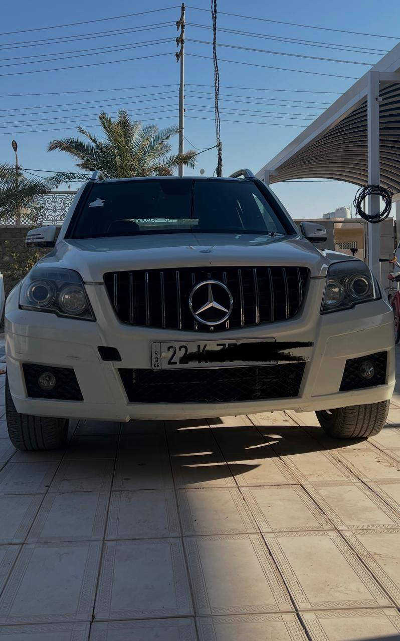 السلام  عليكم
مرسيدس بنز 330 Mercedes Benz    Glk 
موديل 2009
رقم أربيل هزه جديده. رقم دولي 

السيارة نظيفة جدا 
2 بصمة معاها 
داخل اسود جلد 
شاشة تحديث من شركة مرسيدس 
شاشات خلفية
 ابواب بصمة 
تدفئة كشنات أمامية
محرك   3000  Vvti
6 سلندر
سيدي جنجر 6 أقراص
شاشة كبيرة وسطية وكاميرا خلفية 
حساس مطر
نظام اقتصادي
ليد أمامي
تحكم ستيرن 
مثبت سرعة 
ويل كب 20
بانوراما  2 فتحه 
تخم تاير جديد مع ويل اجنبي 
و بطاريه جديده 
وارد امريكي   ضربتة دعامية ومبدله نفس اللون 
صبغ ربع بنيد 
الباقي مكفول 
اعلى فئة في glk 
السعر 110 ورقه 
مطلوبه 5 ورقه ينزل من السعر 

مراوس ب اقل لان محتاج فرق 

بغداد السيديه 
او. النجف حي الغدير 
***********
