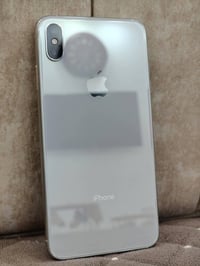 ايفون اكس ماكس  ذاكره 256  بطاريه 76 جيهاز جديد ما مفتوح  كلو شغال  ال...