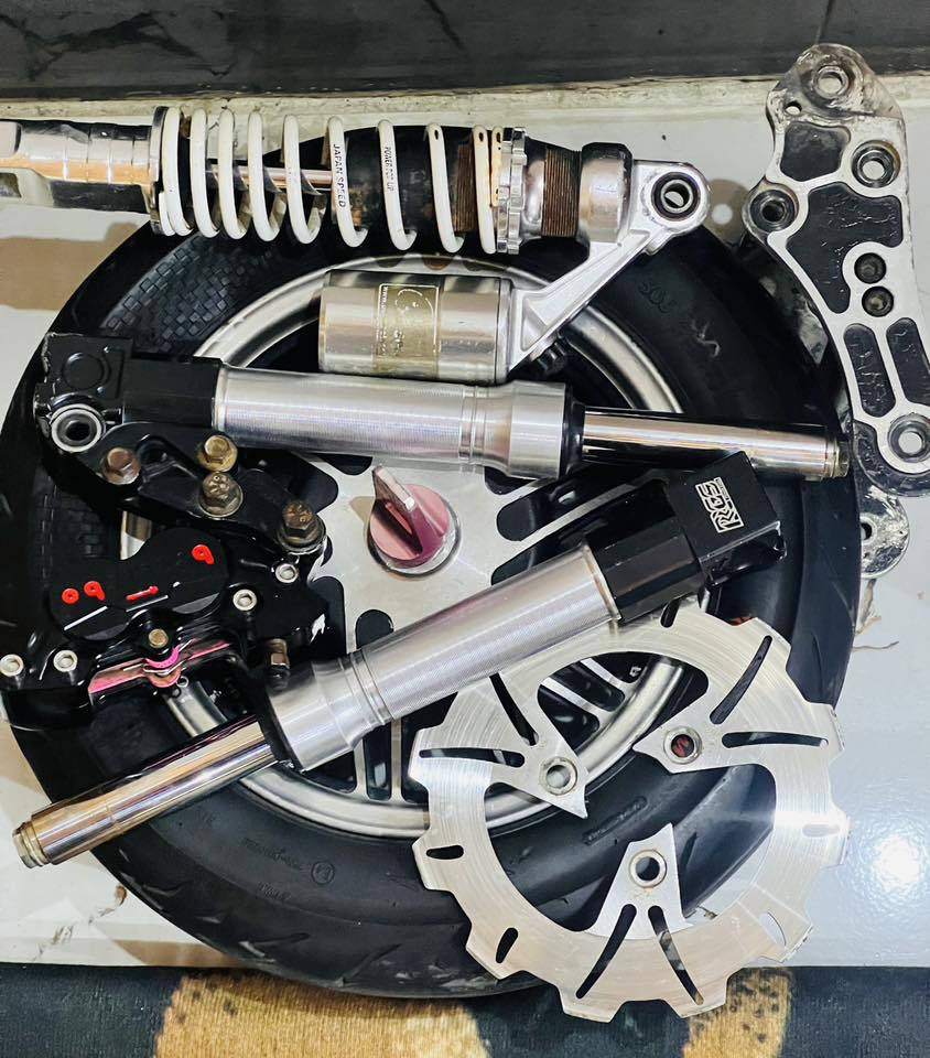 تزويد اصلي كت كامل فضي متوازي علة بيعتهن وسعارهن معرف بسوك اي ستفسار فقط واتساب *********** توصيل موجود
