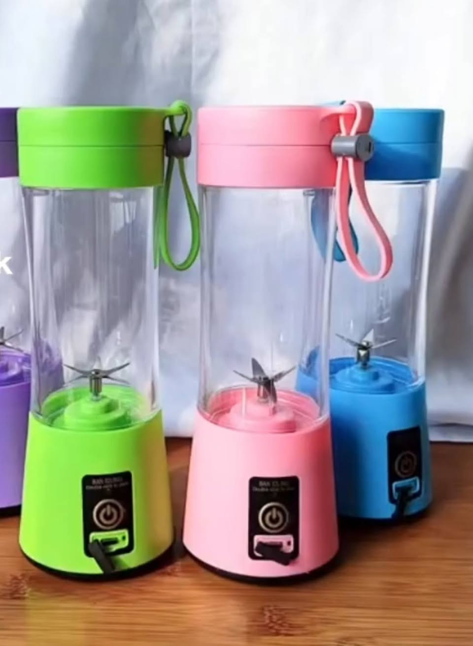 خلاط شحن محمول سهل الخزن  والاستعمال السعر 6 الاف


**إذا كنت صاحب هذا الإعلان وتريد حذفه لأي سبب، رجاءا أرسل رسالة إلى الدعم الفني**