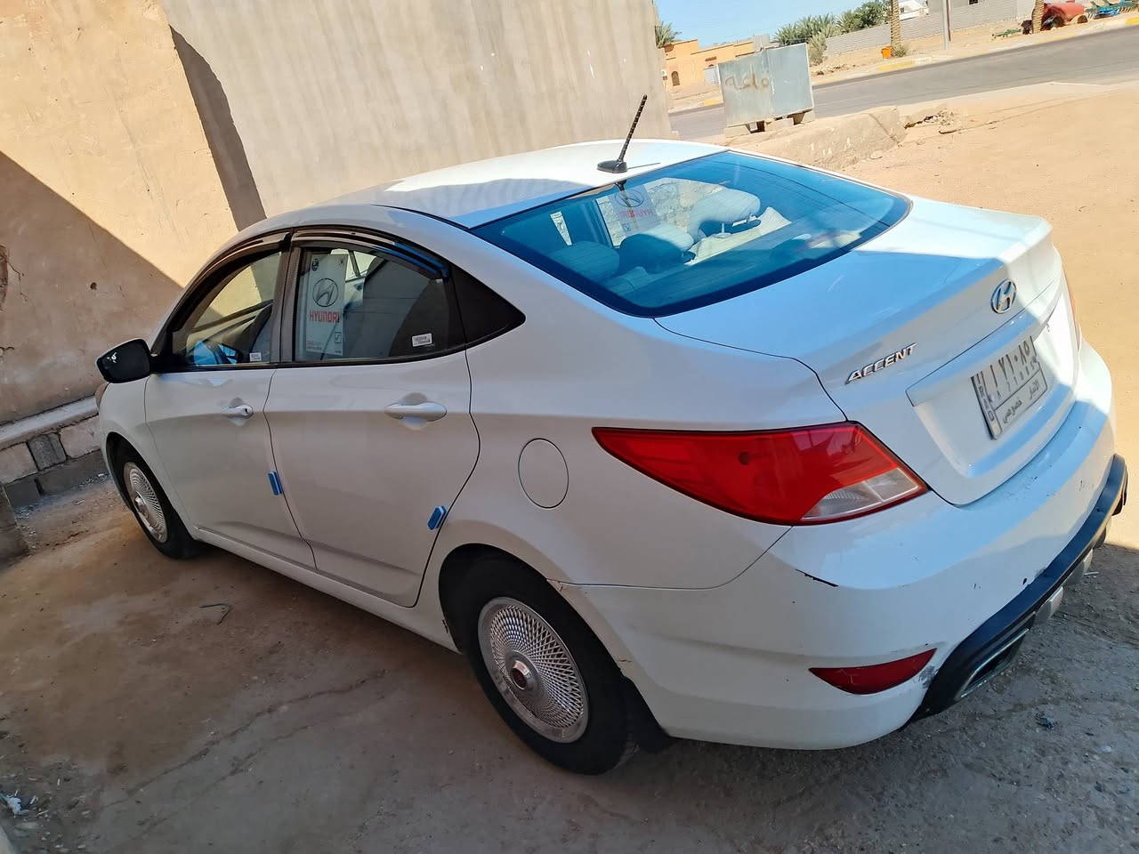 السلام عليكم 
البيع موديل 2016
محرك 1600
بيه قطعتين بنيد وجاملق امامي
وارد امريكي 
محرك وكير فول 
صدر كله جاهز 
كهربائيات جاهزه 
تبريد نقص غاز 
سعر 90 وبيه مجال بسيط 
الاتصال ***********
