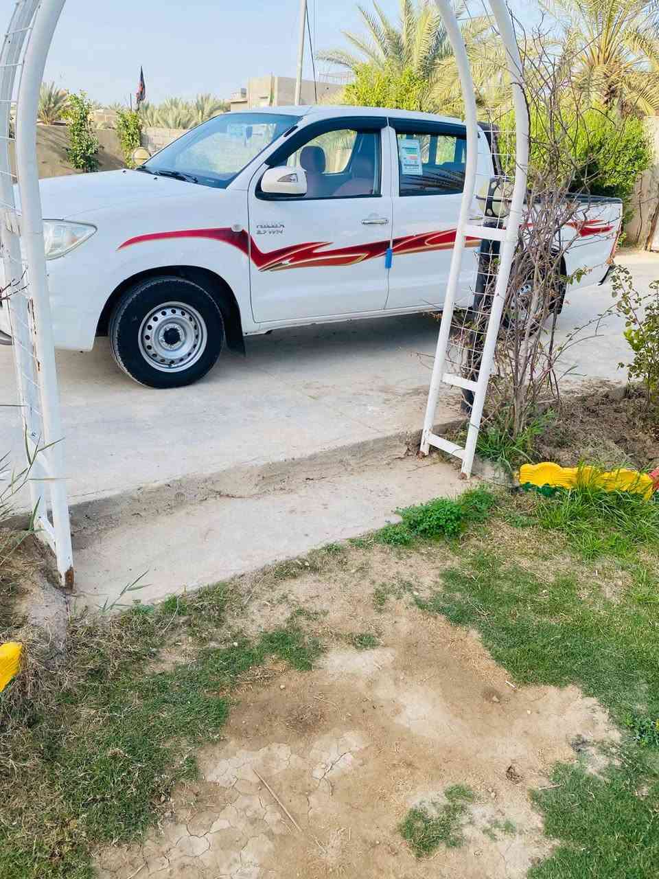 فلاونزه موديل 2011كير عادي سياره جديده جدا مكفوله كفاله عامه ماعده شبرين صبغ يم البك لايت الخلفي  رقم واسط لاماني تحويل ثاني يوم سنويه مجدده الى 29تخم تاير تبريد ثلج سياره جديده جدا  السعر 155$وبيه مجال للشراي مكان السيارة واسط الصويرة الاستفسار ***********
