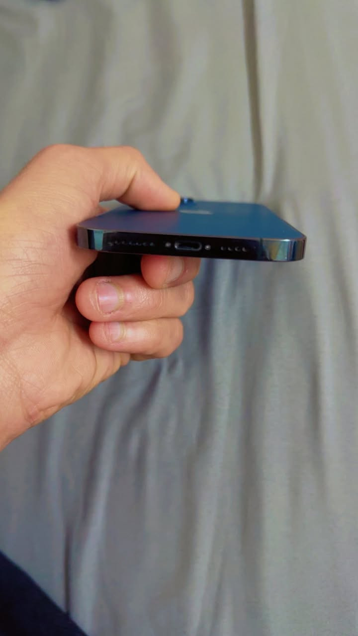 سلام عليكم 12برو ماكس جديد مكفول
جهاز مال بيت مامتعوب 
ذاكره128
بطاريه 94بلاديه 
مكفوول من كلشي جهاز نضيف 
شرق اوسط 
سعر 500 مجال 
مكاني بغداد 
تواصل ***********
