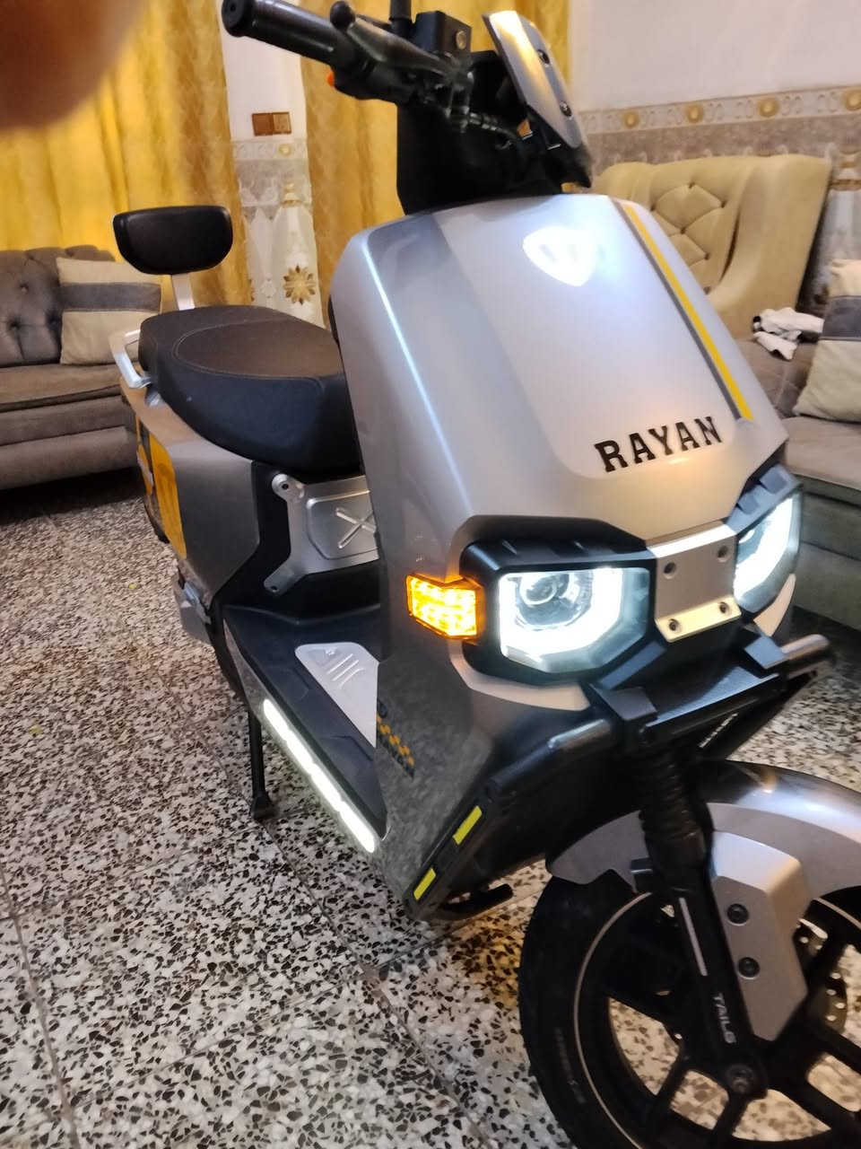 السلام عليكم 
درجة لبيع الريان وحش الكون 
المواصفات 
6 باتري
ملف 2000
نظام P
نظام سرقة 
نظام بصمه 
قاطع دوره 
العنوان بغداد 
للاستفسار 
***********
