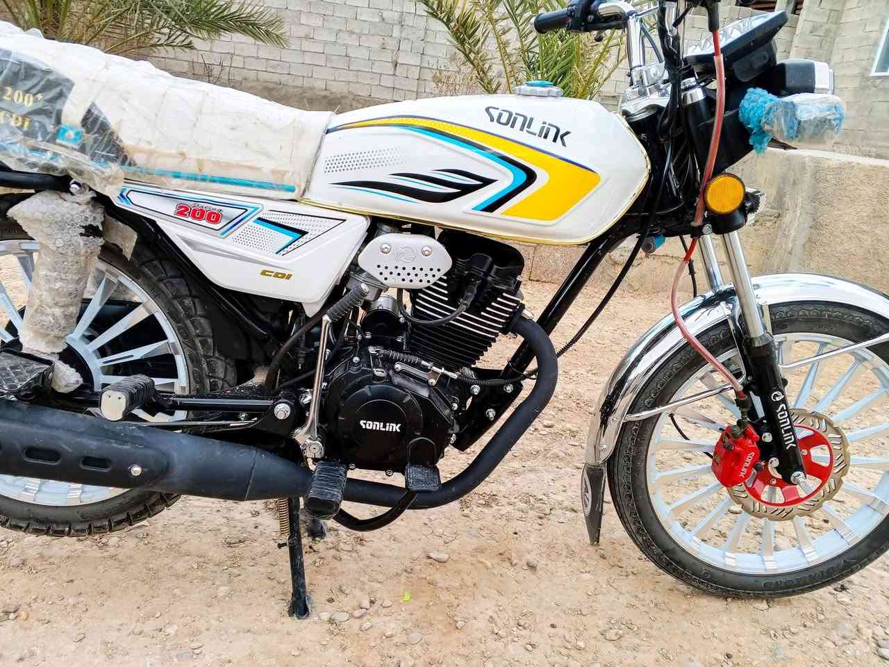 سولنك 25لبيع او مراوس ماوصل شي قيم بلي يحبه الله  على وضع شركة أوراق بصمات سويجات شراي يتفضل وهاذه رقمي ***********
