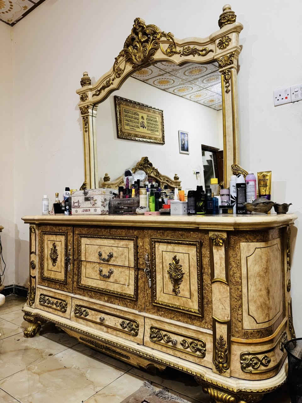 اثاث بيت للبيع
الموقع شط العرب الحوطة شارع الساحل 
للاستفسار عن الاسعار على الخاص


**إذا كنت صاحب هذا الإعلان وتريد حذفه لأي سبب، رجاءا أرسل رسالة إلى الدعم الفني**
