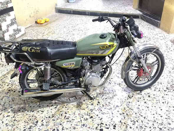 السلام عليكم حبايبي دراجة للبيع
نوع سيفان موديل 2024 كفالة من كلشي 
دراجة نضيفة ومكينة شركة وحلوة لون مميز ا
وراقهاا اوصلية كاملة 
السعر 675 وبيها مجال للطيبين
العنوان ديالئ خان بني سعد
 متواجد ع الوتساب او اتصل ***********
