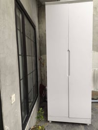 ئەم دووتاکە بـۆفرۆشتن شتی ئەسڵی نمونەیە لەجوانیا بەرزی دوومترو حەفتاو ...