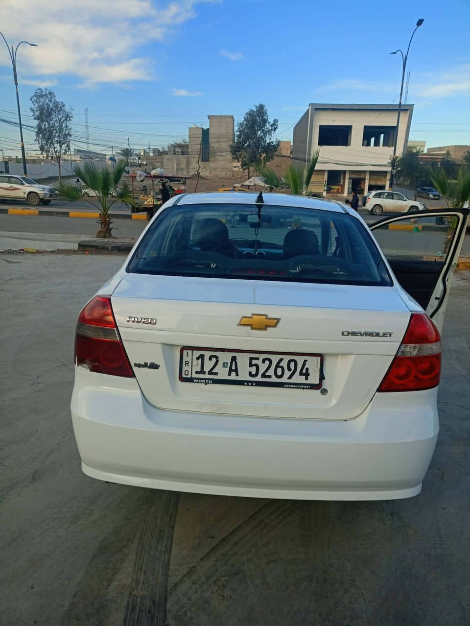 السلام عليكم افيو 2008 للبيع  بدون ضرر بس صبغ حزام بدون قبغ صندوق للجمالية وشرط التحويل كابون موجود ورقي موصل الايسر  للاستفسار اتصل
***********
***********
