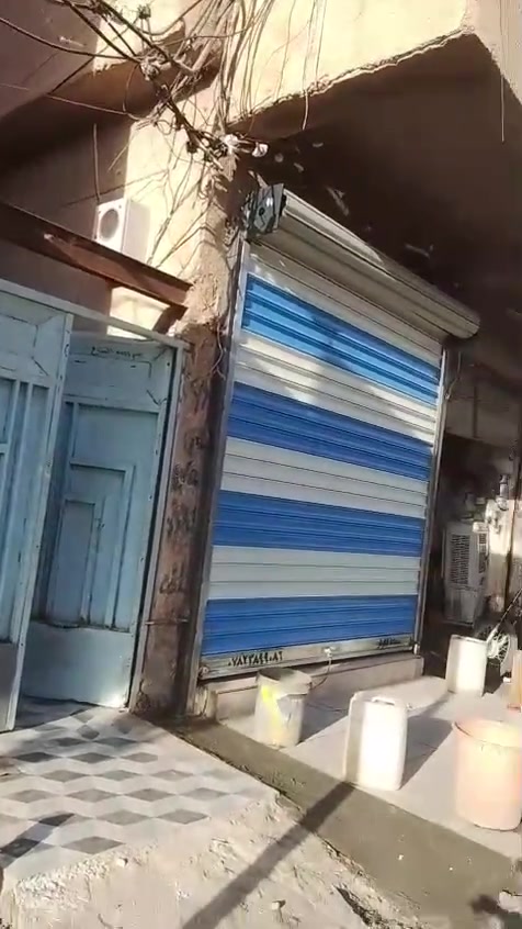 بيت خلفي للبيع خلف مدرسة الناصريه قرب سوق سيد سعد المساحه 155 طاااابقييين 5دقايق عن الحبوبي الطابق الارضي غرفه وصاله وستقبال وحمامات داخليه وخارجيه ومطبخ  ولطابق الاول 3 غرف وحمام يصلح للسكن ومخزن للجمله للأستفسااار ***********
