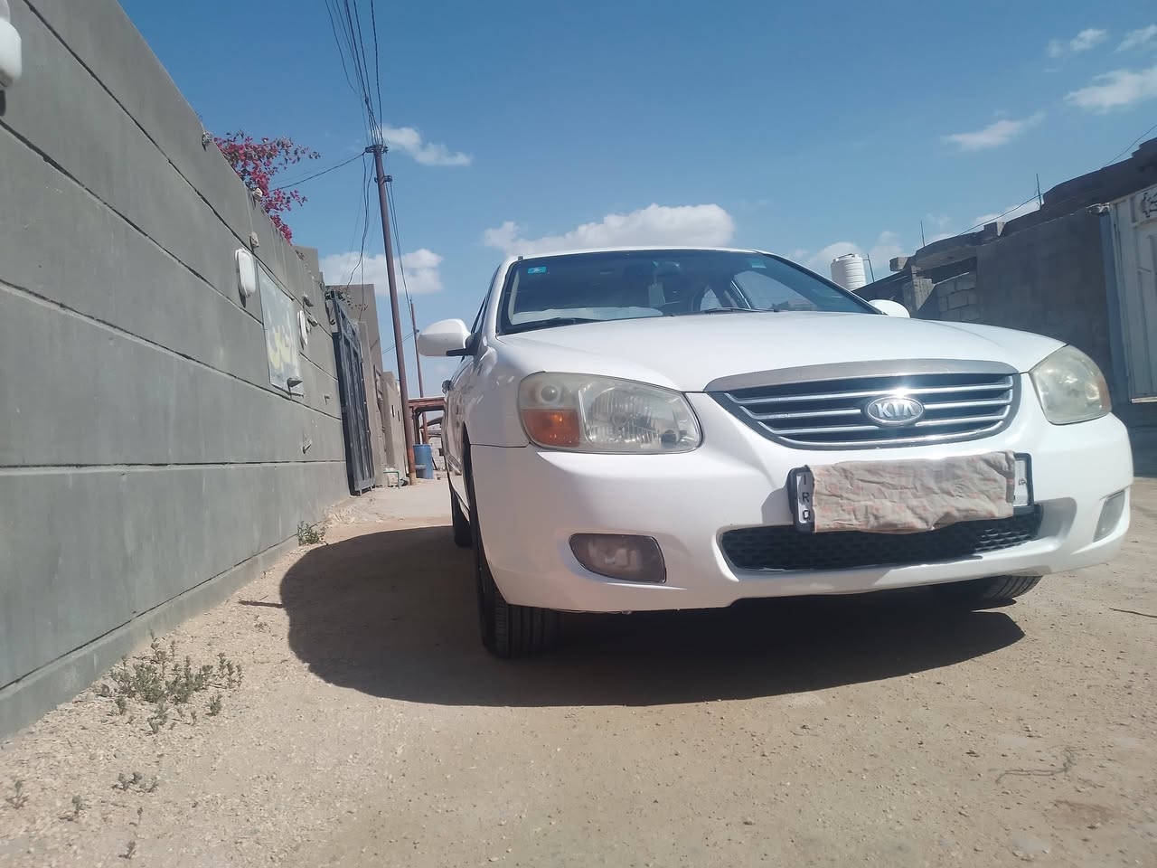 السلام عليكم سيراتو 2008  محرك 1600 حاويه قبل اسبوعين شاده ...تبريد منضومه جديده تبريد ثلج ...صدر جديد باتري جديد بيها  صبغ جاملغ خلفي  ...والتفاصيل موجوده بالسونار مرفق بالصور ... رقم الانبار بأسمي  مشروع وطني 
السعر 87   مكان السياره بابل جبله  
***********
