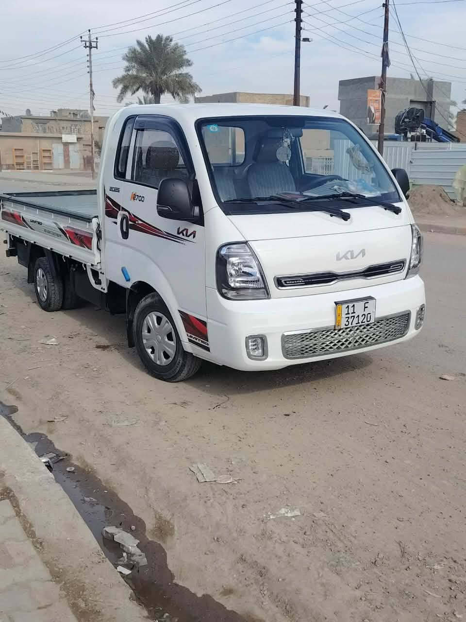 سلام عليكم للبيع عموشه موديل 2025 ماشيه 19الف سياره جديده كامله دوشمه. عامه السعر175 بيه مجال للستفسار اتصل ***********
