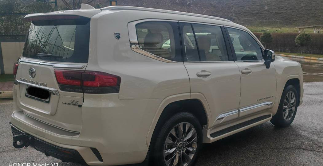 تويوتا لاندكروزر 2025 VX لمتد S شركة ساز بيع مستعجل
سنة الصنع: 2025
المسافة المقطوعة: 1,750 كم فقط
مرقم باسمي – سليمانية
المستورد: SAS
كلين تايتل
السيارة بحالة الوكالة متل زيرو

مكفولة من كل شي
ضمان 10 سنوات
PPF كامل حماية
جام امامي درع
عقد صيانة مجاني من تويوتا العراق لمدة 4 سنوات أو 80,000 كم

🟪 السعر  :: الطلب في التعليقات ويوصلك مباشرة ✍️ 📩

المحرك 6 سلندر سعة 4 لتر بدون تيربو
تحديد سرعة
كاميرا 360 درجة
رادار 360 درجة
كشنات جلد كهربائي مع خزن
کشنات تدفئە و تبرید
فتحة سقف سلاید
تشغيل عن بعد
نظام صوتي JBL
وغيرها الكثير من المواصفات المعروفة في فئة VX Limited S

رقم صاحب السيارة 
***********
