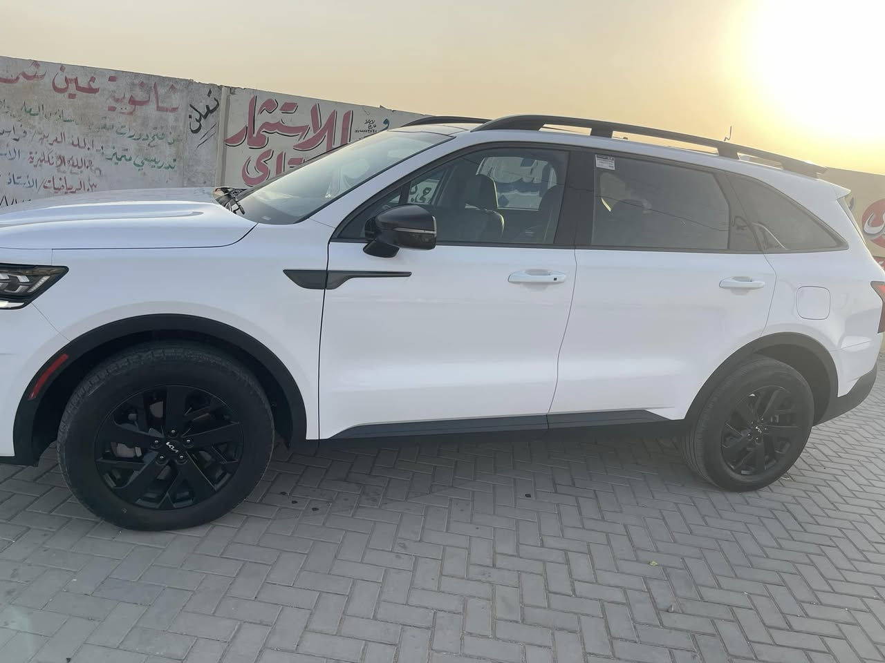 السلام عليكم 
سورنتو 2023 رقم بصره بأسمي 
سياره وارد امريكي فول مواصفات 
بيها جاملغ امامي فقط باقي كفاله صور الضربه بالمنشور 
سياره فول مواصفات كشنات جلد تدفئه بالكشنات بصمه 
كشنات خلفيه كهربائيه وبعد بيها مواصفات هواي 
سعر 255 
مكاني بصره 
***********
