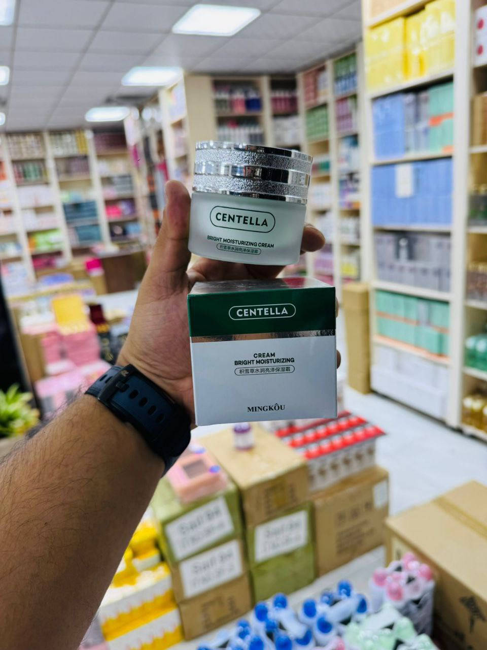 كوزمتك زيزو بيوتي 

مكياجات ماركه وعنايه بشره وشامبوات عنايه الشعر وعطور وسبلاشات واصباغ شعر وعدسات ومبيض فوري وجميع مواد التجميل 
للتواصل ***********
