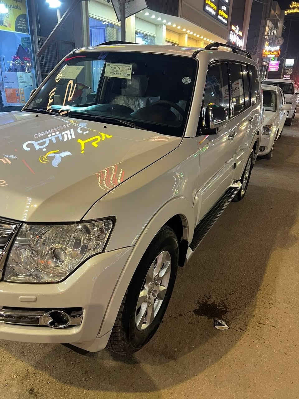 السلام عليكم 
باجيرو 2017 اخت الزيرو حبتور  فول ١/١ اصل  الشركه ماشيه 95 الف 
السياره بعدهه عل وضع الشركه مكفوله من الصبغ والبارد والشخوط والتكحيل ومن كلشي عل شرط مكفوله بوضع الشركه  
عدتهه  وسبيرهه والسويج الثاني ممستخدمات 
السياره حبتور معروف موصفاتهه 
ديفلوك 
محرك 3500
فورويل دفع رباعي 4x4 
شاشه اصليه جي بي اس 
كشنات جلد وبعدهن بل نايلون 
دبل كشن كهرباء 
١٢ ايرباك 
دمام حبتور 
سستم حبتور 
مري شفط 
شاشه جبيره اصليه 
كامره اصليه 
زراك لايت 
لايت زنون 
ويل ١٧ خمسه ويل كب 
دواخل صاج 
دركه صاج 
ترايش نيكل 
فول تحكم استيرن 
٧ راكب 
السياره فول حبتور واخت الزيرو مكفوله 
رقم اربيل دولي 
رقمي ***********
مكان السياره النجف الاشرف
