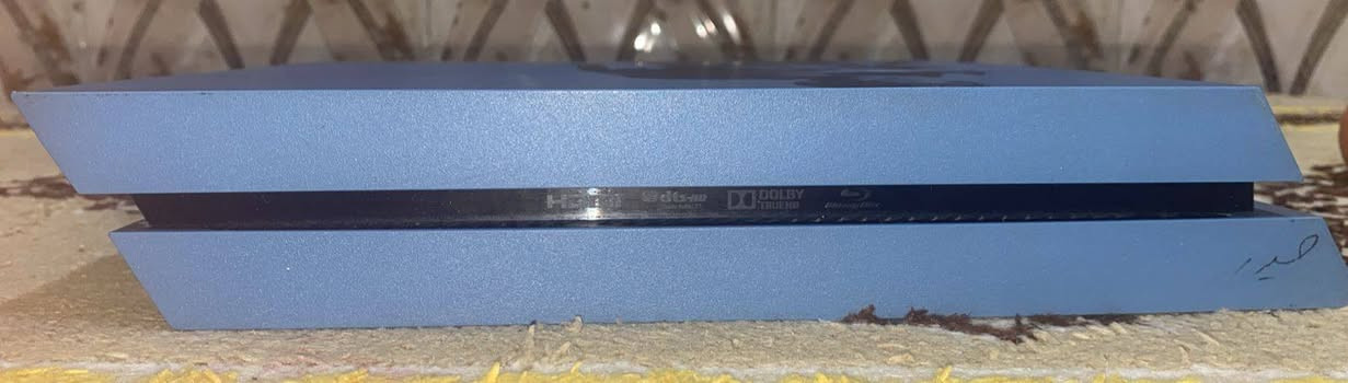 سلام عليكم
PS4 Limited للبيع
شباب بلي ستيشن 4 نسخة انشارتد 825 مهكر شباب امانة الله البلي ادائه اسطوري تشغل من الصبح لليل    متسمعلة صوت ولا يحمه الجهاز لامفتوح ولا مصلح تفحص وين ميعجبك صارله عندي فترة قصيرة
ونضافتة كدامكم
ويا كامل ملحقاته 

سبب البيع ماعندي وقت اله
مكانه نجف
***********
