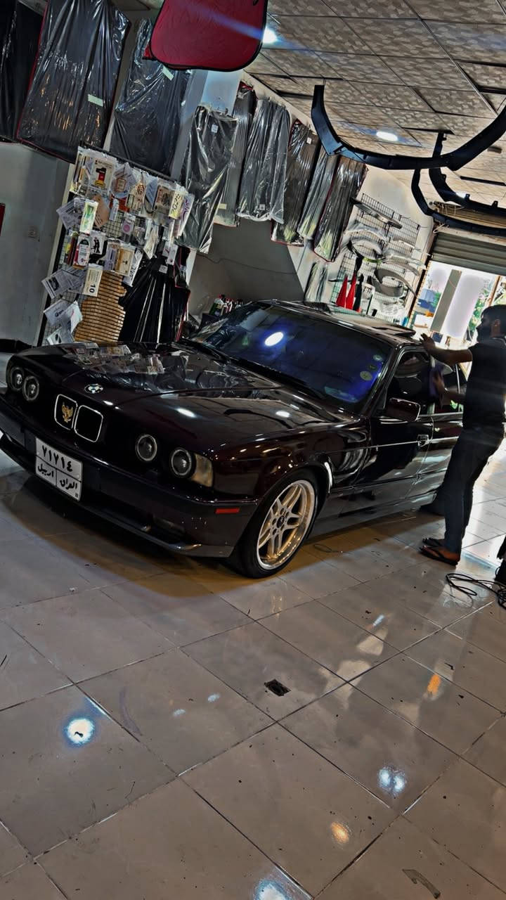 ماشاءلله لة مالي هةموو لايةك… شتي دانسقة..🧿BMW..525..         سعر68$
موديل…1991..فوول ماسةفات..

 بي ليدران..سةقف بي مةحجون…525..مةكينة ديجيتال… abs..بيلاد توماتيك…دوگمةي ئيس و بةفر..تةبريد…سلايد…حةوت كةلة…تةعديد سورعة..سوكان ڤؤليوم..ناو فؤرميكا..كوشن قوماش بيلادي..دةبل ئيرباگ…تةبريد مةركةزي…قوفل مةركةزي…گيج ئةلقة…تةلةفؤن..شةش سيدي كاسيت…دةبل جةكمةجة…جام كارةباي..ئاوينة كارةباي…ئاوينة اوتؤ..جام اوتؤ..لايت بةرز و نزمي..پيش و پيشت ئيم ..تاخم ويل M.. ١٨دوسايز نوي..لايت ئةلقة و فانؤس…ئيمپي فايةر..شاشة ايپات..زؤر ماسةفاتي تر…سةيارةكة  بةس ماشاءلله ي دةوي لة خاويني گير و مةكينة و اكسل بةشةرتكارةباي كأمل بةشةرت 🧿


**إذا كنت صاحب هذا الإعلان وتريد حذفه لأي سبب، رجاءا أرسل رسالة إلى الدعم الفني**