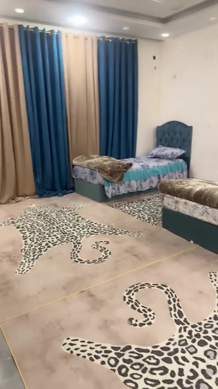السلام عليكم اثاث للبيع مستعجلة عليهم الاتصال ع الرقم***********
