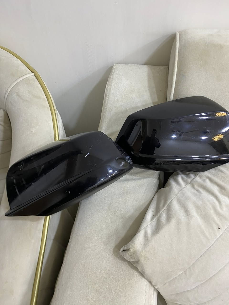 غراض لبيع شلع مثل مموظحات بلصوره f10
جانن على هاي السياره مع زوج 4 ازواج دبلات اماميه مالحاويه 

ابيع شلعه لحد يدخلي على شغله مكاني بابل المسيب  ويوجد توصيل 

بلاظافه الى تخم ويل بي فطور والبقيه الي بلصور كلهم ب1000$
***********
