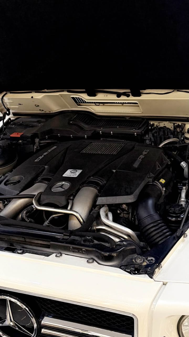 � فرصة لا تعوض – 
Mercedes-Benz G 63 AMG
 🔥

موديل 2016
ماشي 67,000 الف فقط (استعمال خفيف)

لون أبيض لؤلؤي
وارد خليجي

💪 محرك 5.5 V8 توين تيربو – 563 حصان
🚀 عوادم جانبية AMG بصوت رياضي مميز
🎯 رادار أمامي مدمج داخل الدعامية
🛋 كشنات حار / بارد   جلد فاخر بحالة ممتاز
☀ فتحة سقف
📷 كاميرا خلفية + حساسات أمامي وخلفي
🛞 رنكات AMG سود + كليبرات حمراء
 نظام صوتي فاخر Harman/Kardon

✨ السيارة جداً جداً نظيفة – استخدام شخصي – جاهزة للفحص بأي مكان
🚨 سيارة بهالحالة والممشى نادره بالسوق

📍الموقع: أربيل
📞 ***********
💰 السعر يُذكر عند الاتصال (للمهتمين فقط) أربيل, العراق
