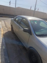 كورلا للبيع موديل٢٠٠٦ امريكي جاملغ وربع البنيد السياره بيها جراد جاهزه...