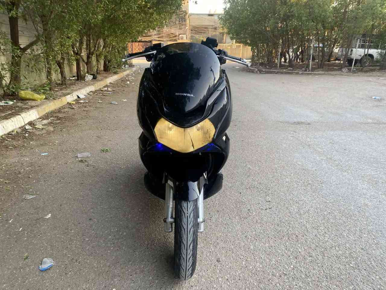 مكلف اني بلنششششر
السلام عليكم دراجه PCX الباب الاول
دراجه مكفوله من مكينه والفتح
دراجه نعمه من الله تجي وتفحص وتقتنع يله تاخذه
السسسعر 950 
مكاني الرصاااافه
الاتصال 
***********
